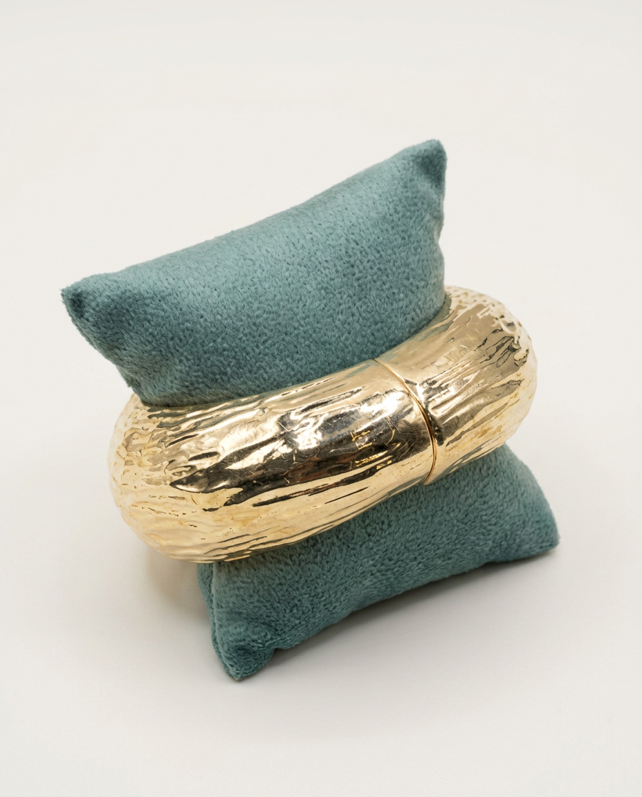 Beatrix Bangle